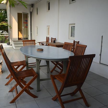 Huize Jon Hostel Malang Exterior foto
